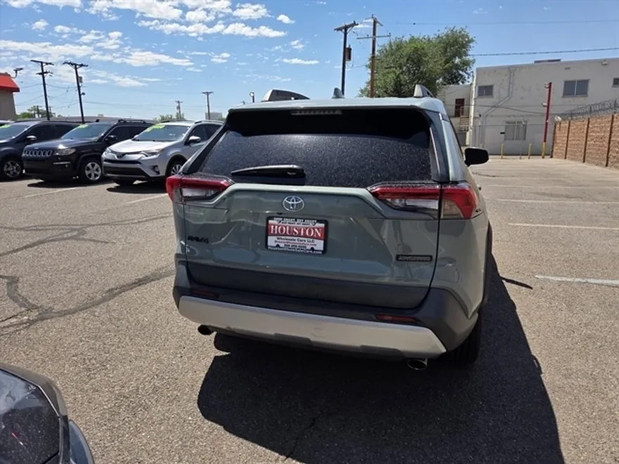 2020 Toyota RAV4 Adventure photo 1