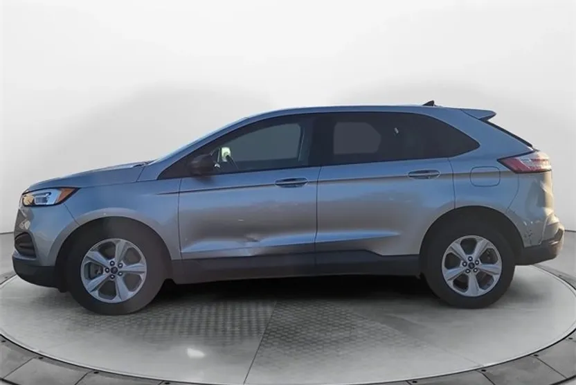 2020 Ford Edge SE photo 1