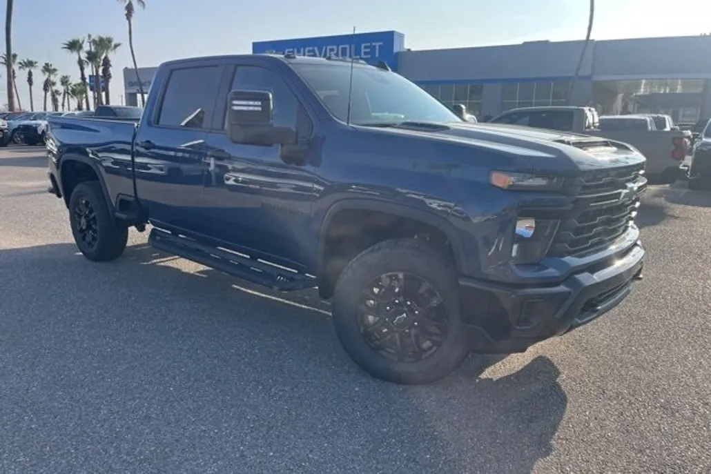 2025 Chevrolet Silverado 2500HD Custom photo 1