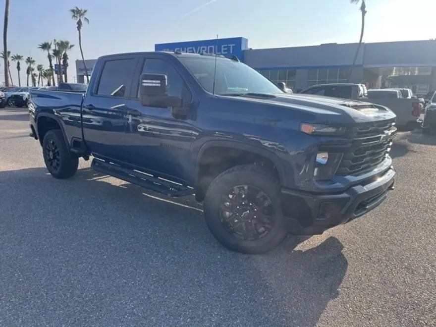 2025 Chevrolet Silverado 2500HD Custom photo 1