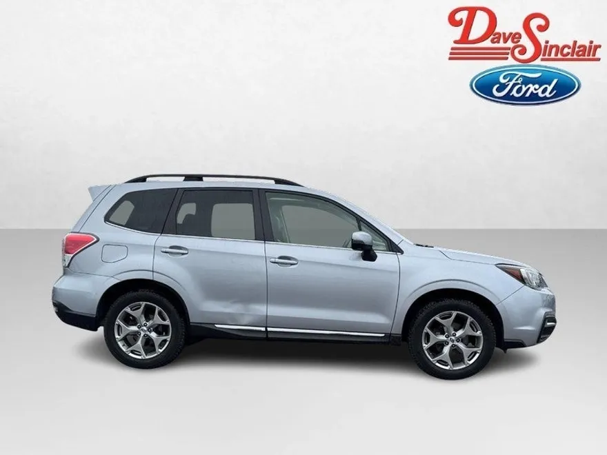 2017 Subaru Forester 2.5i Touring photo 1