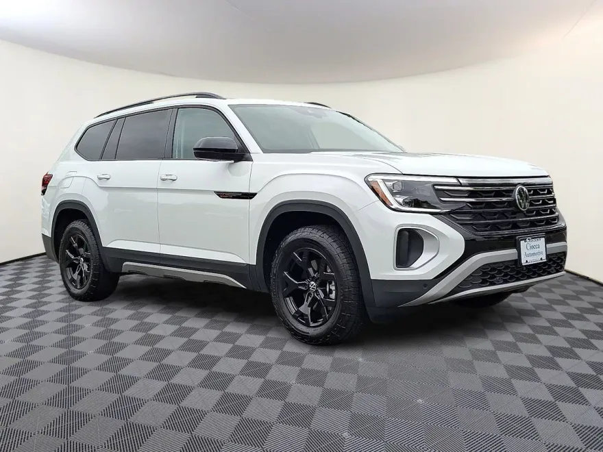 2025 Volkswagen Atlas Peak Edition photo 1