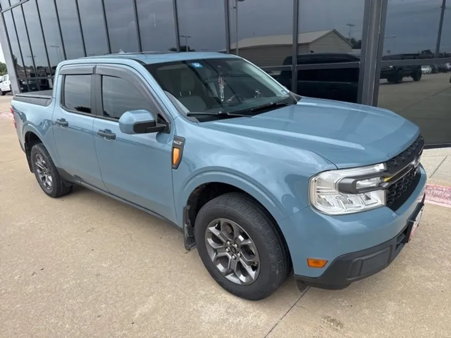 2022 Ford Maverick XLT photo 1