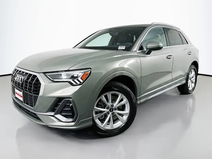 2025 Audi Q3 S line Premium photo 1