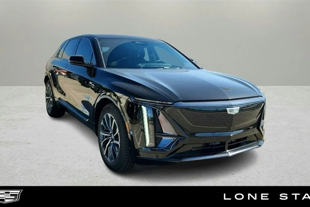 2025 Cadillac Lyriq Sport photo 1