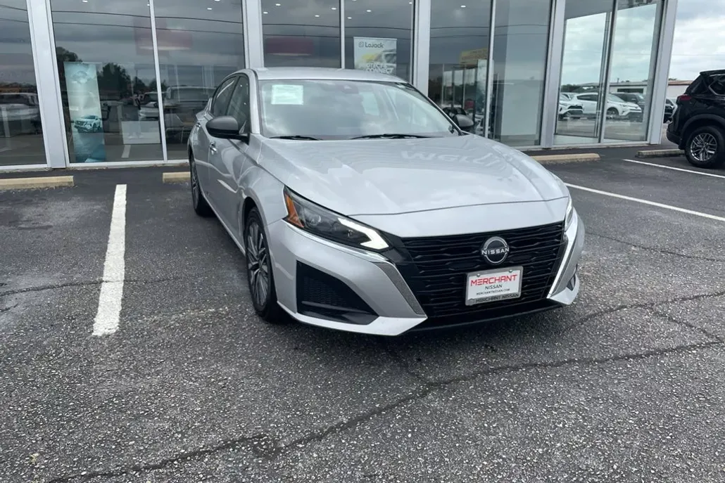 2024 Nissan Altima 2.5 SV photo 1