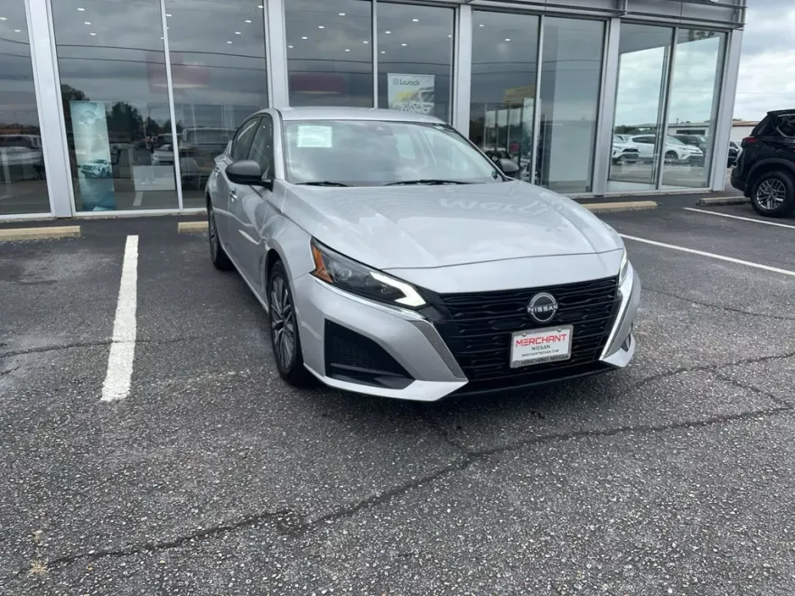 2024 Nissan Altima 2.5 SV photo 1
