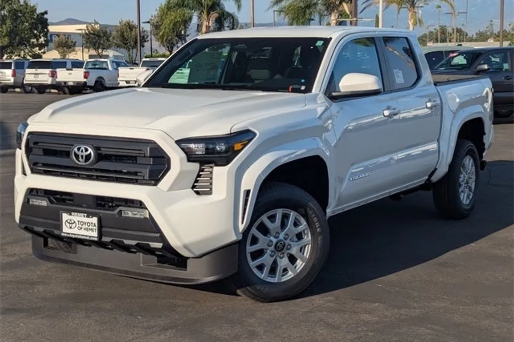 2025 Toyota Tacoma SR5 photo 1