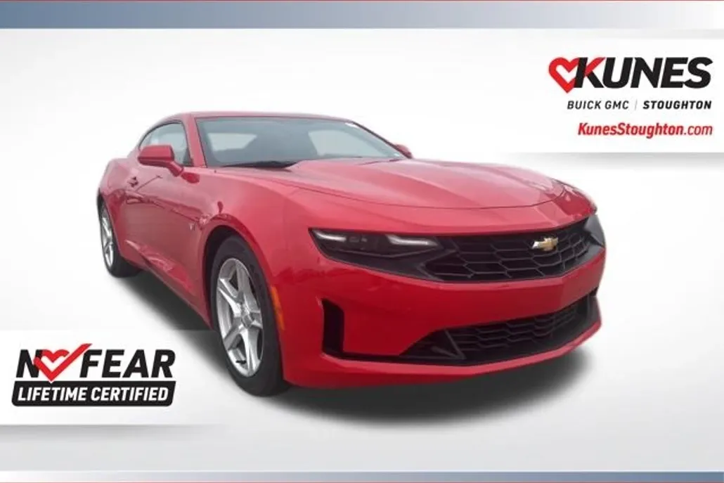 2023 Chevrolet Camaro 1LT photo 1