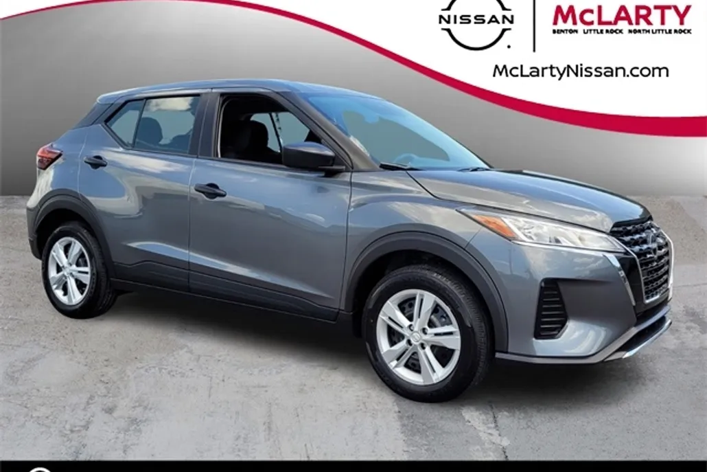 2025 Nissan Kicks Play S photo 1