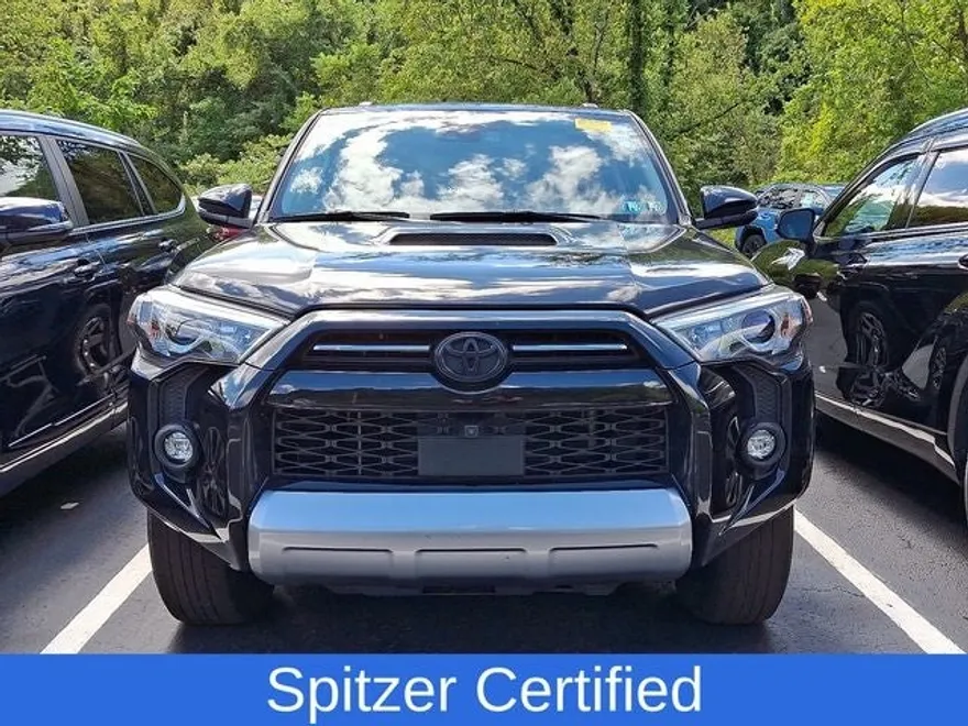 2022 Toyota 4Runner TRD Off-Road Premium photo 1
