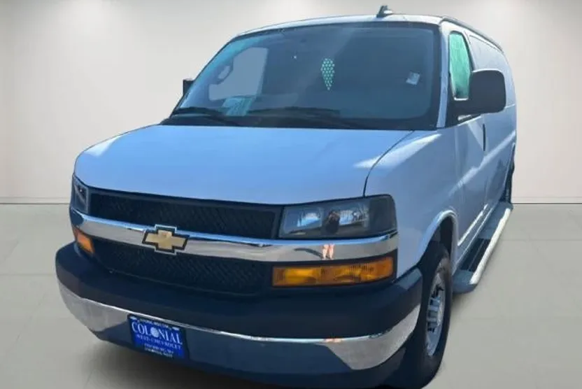 2024 Chevrolet Express Cargo 2500 Base photo 1