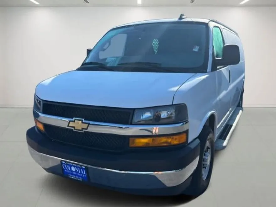 2024 Chevrolet Express Cargo 2500 Base photo 1
