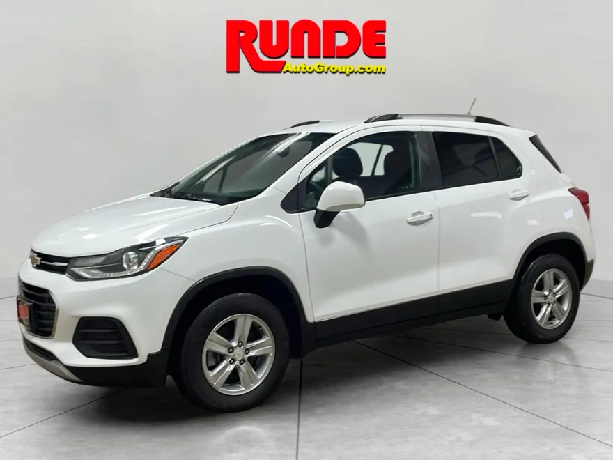 2022 Chevrolet Trax LT photo 1