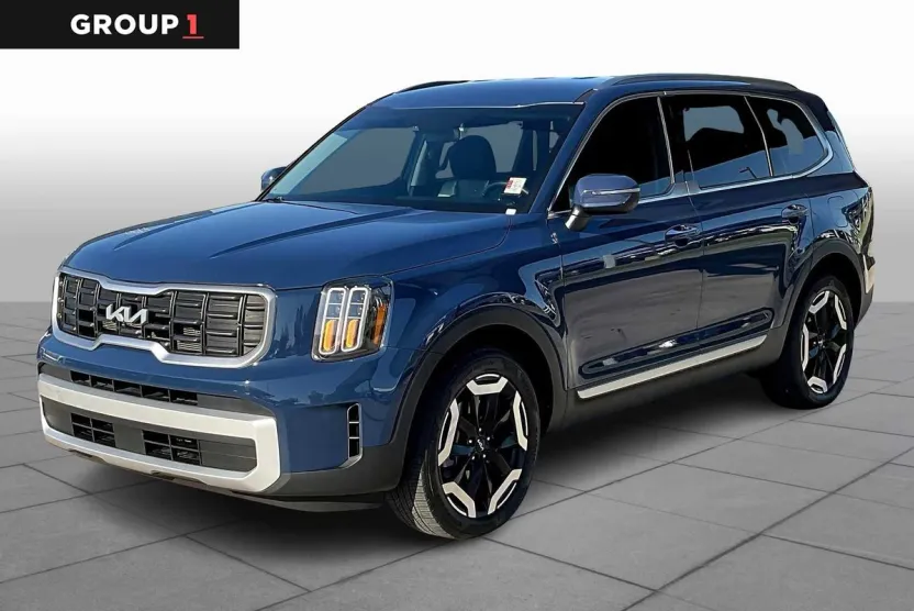 2024 Kia Telluride S photo 1