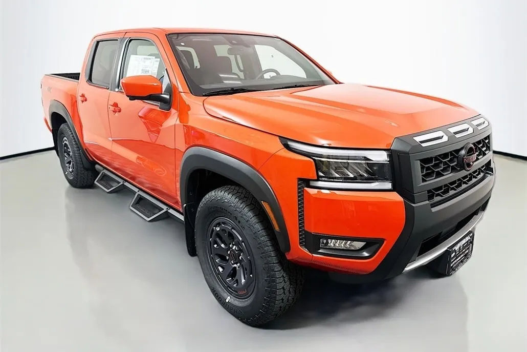 2025 Nissan Frontier PRO-4X photo 1