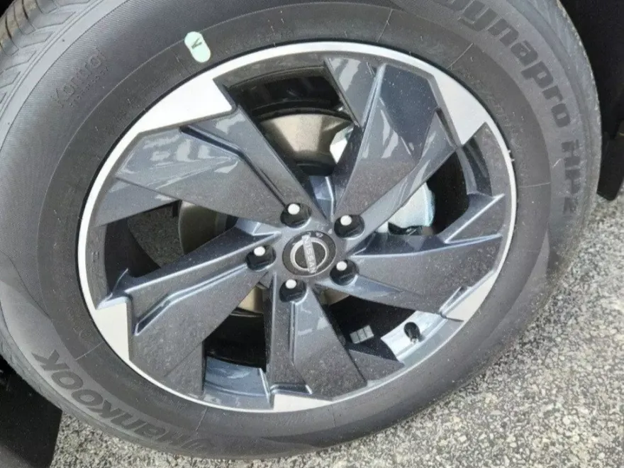 2026 Nissan Rogue SV photo 1