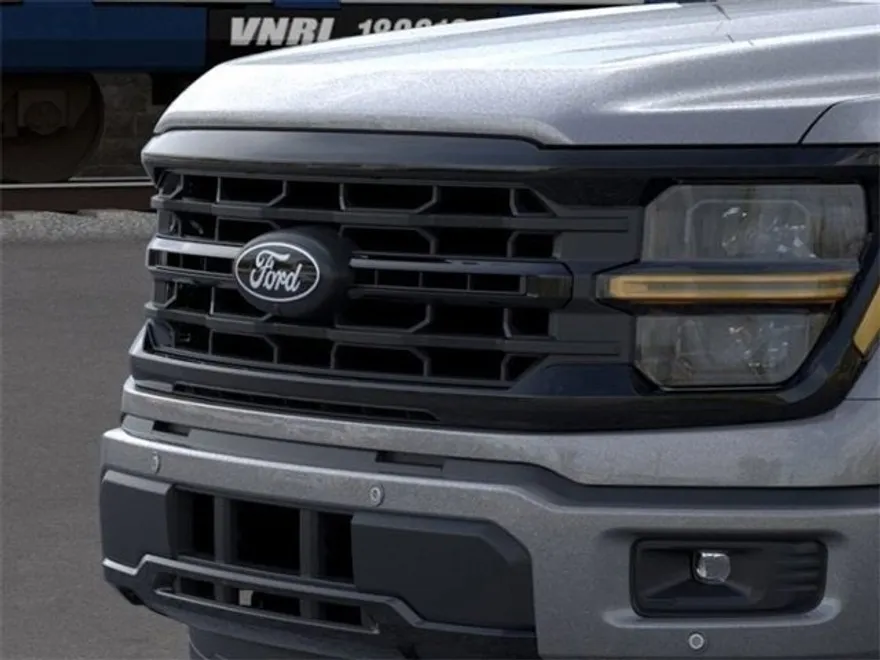 2025 Ford F-150 XLT photo 17