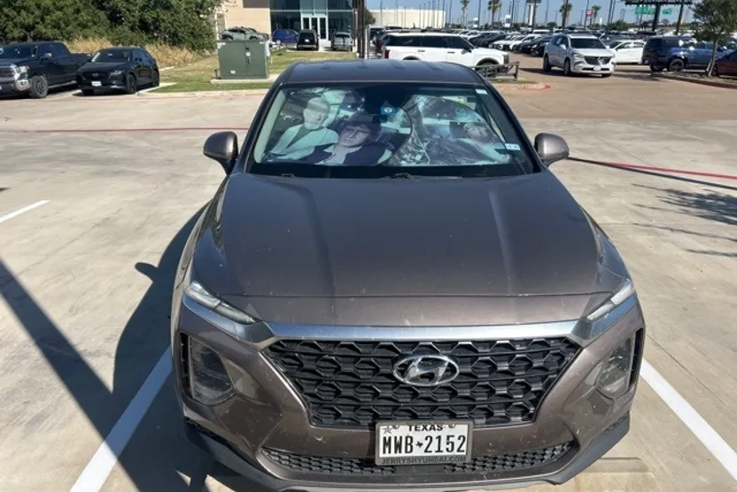 2019 Hyundai Santa Fe SE photo 1
