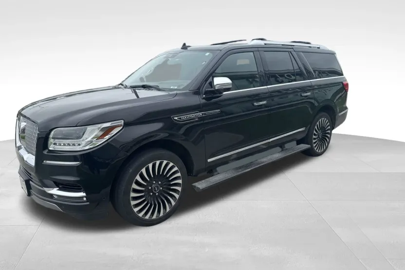 2018 Lincoln Navigator Black Label photo 1