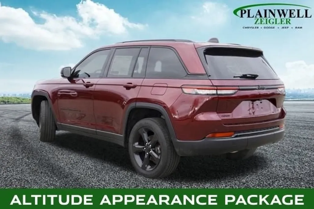 2023 Jeep Grand Cherokee Altitude photo 1