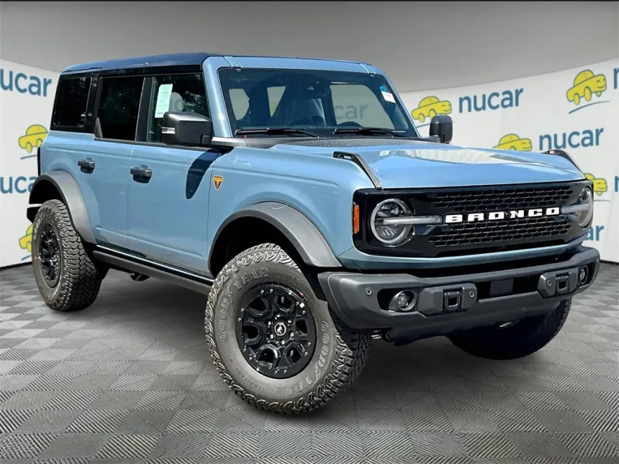 2025 Ford Bronco Badlands photo 1