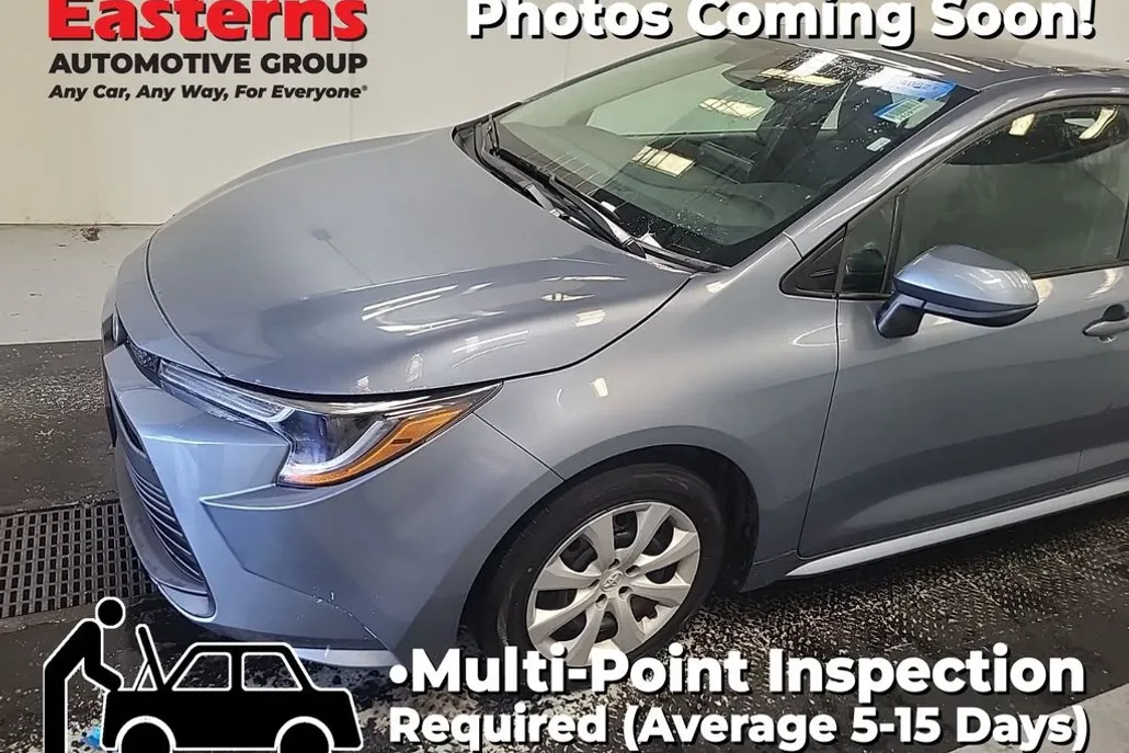 2023 Toyota Corolla LE photo 1
