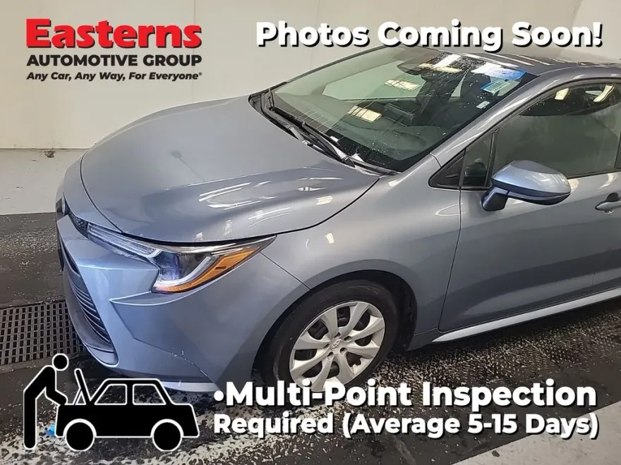 2023 Toyota Corolla LE photo 1