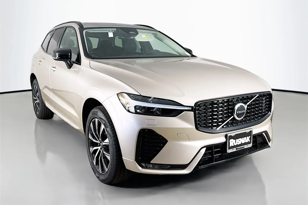 2025 Volvo XC60 B5 Core photo 1