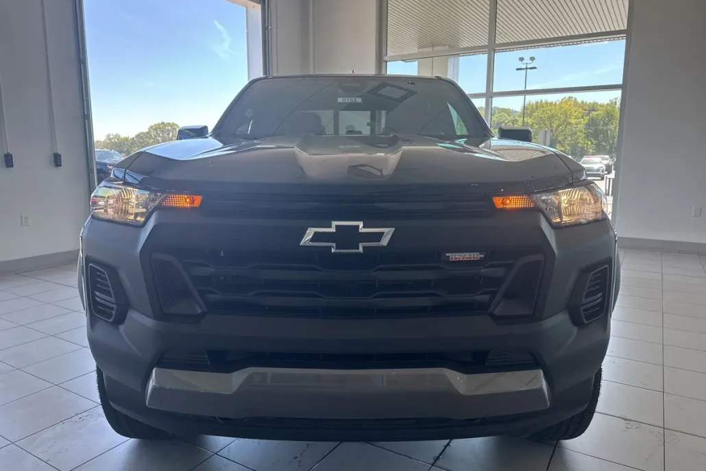 2026 Chevrolet Colorado Trail Boss photo 1
