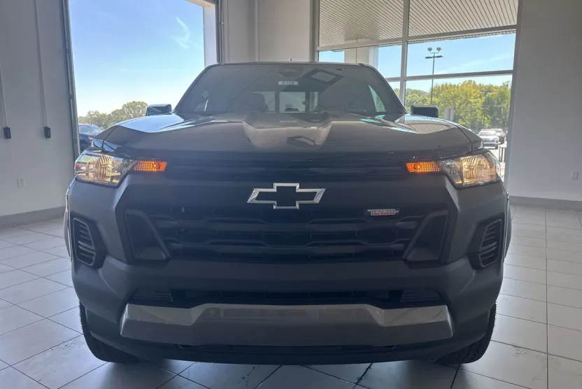 2026 Chevrolet Colorado Trail Boss photo 1