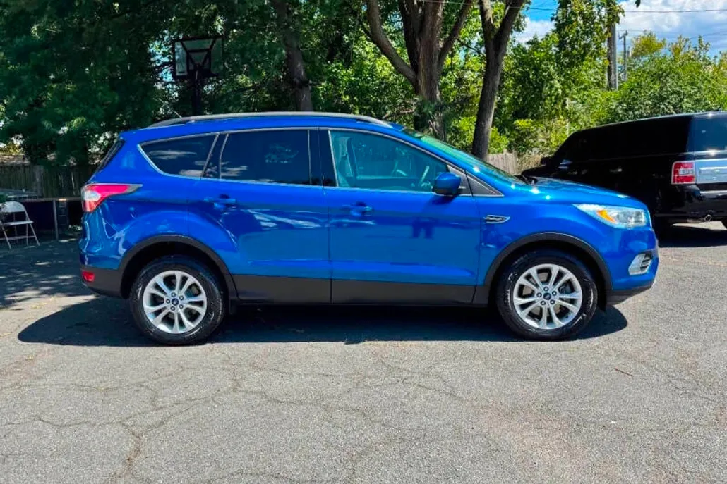 2017 Ford Escape SE photo 1
