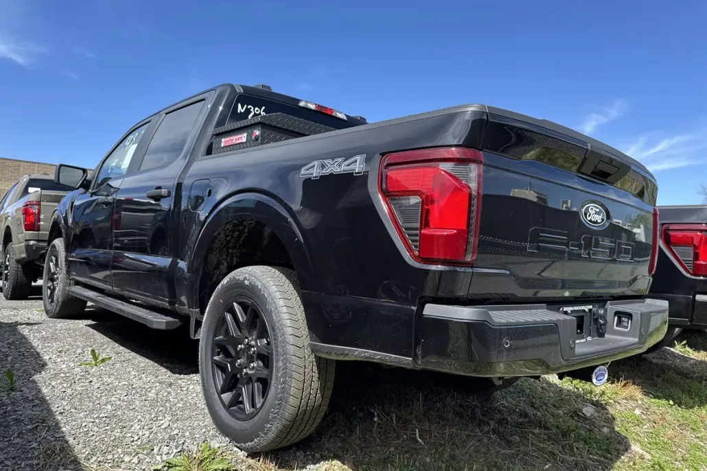 2025 Ford F-150 STX photo 1