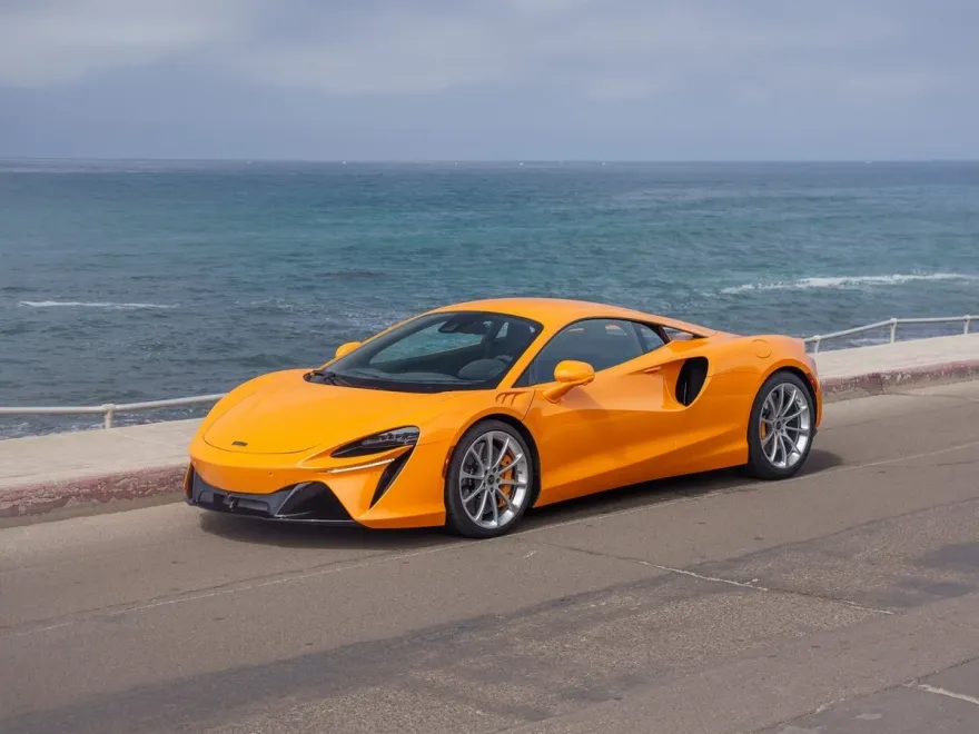 2025 Mclaren ARTURA photo 1