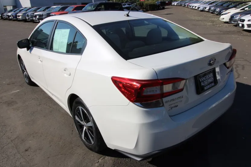 2019 Subaru Impreza 2.0i photo 1