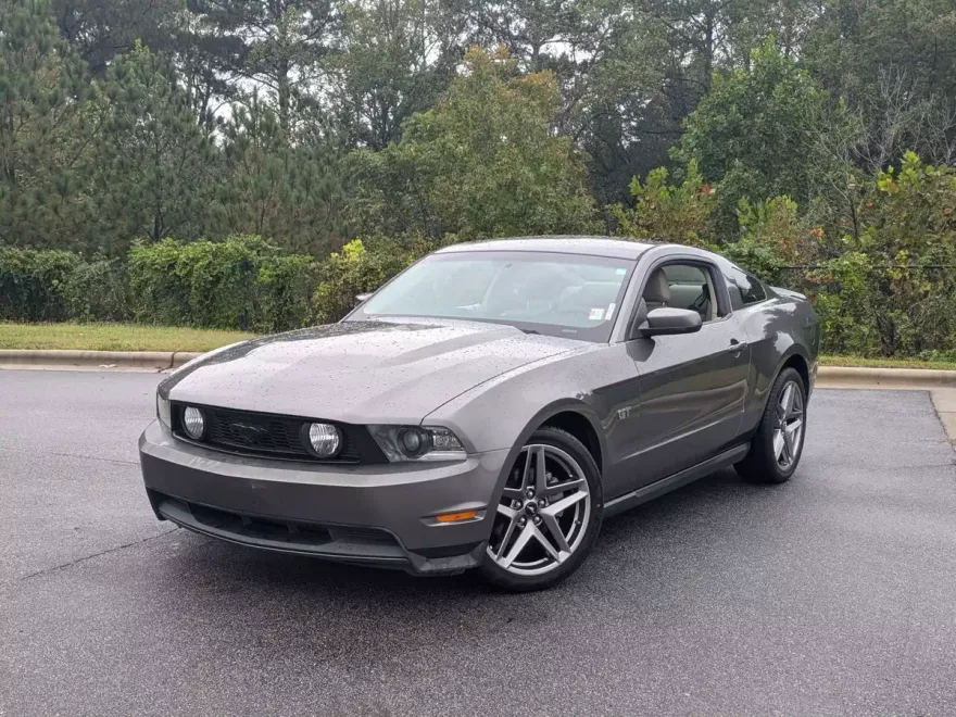 2010 Ford Mustang GT Premium photo 1