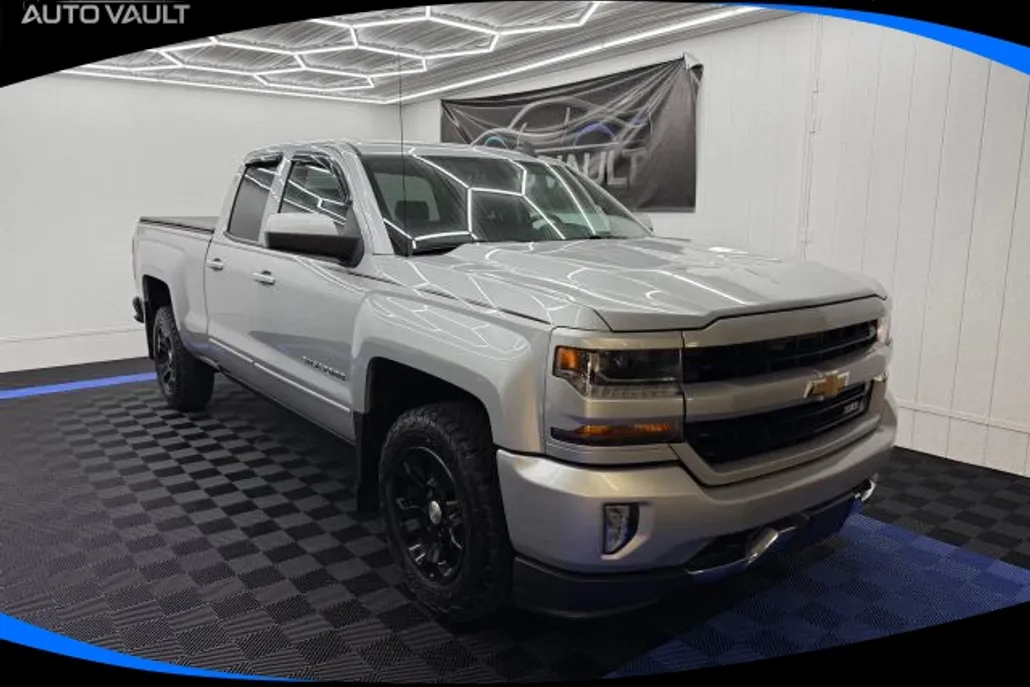 2017 Chevrolet Silverado 1500 Z71 LT photo 1