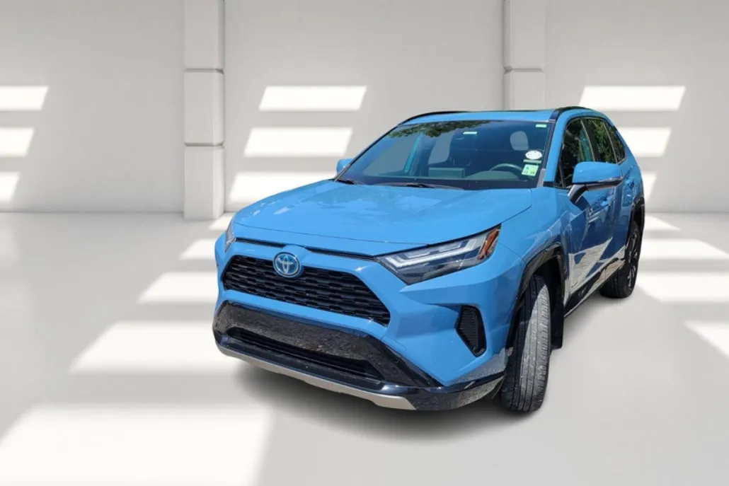 2022 Toyota RAV4 Hybrid SE photo 1