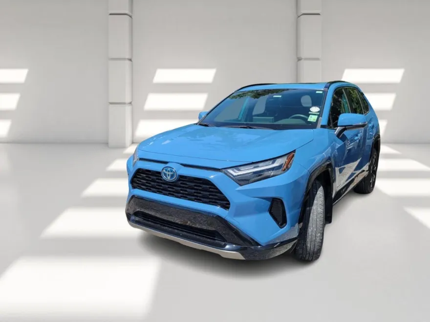 2022 Toyota RAV4 Hybrid SE photo 1
