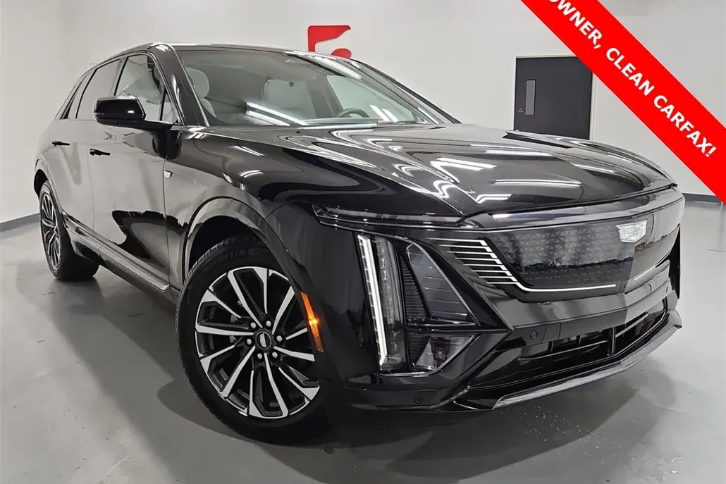 2024 Cadillac Lyriq Sport photo 1