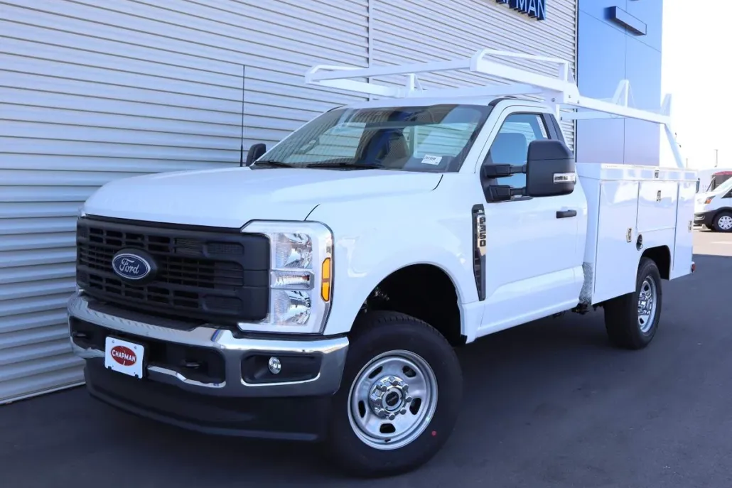 2025 Ford F-350 XL photo 1