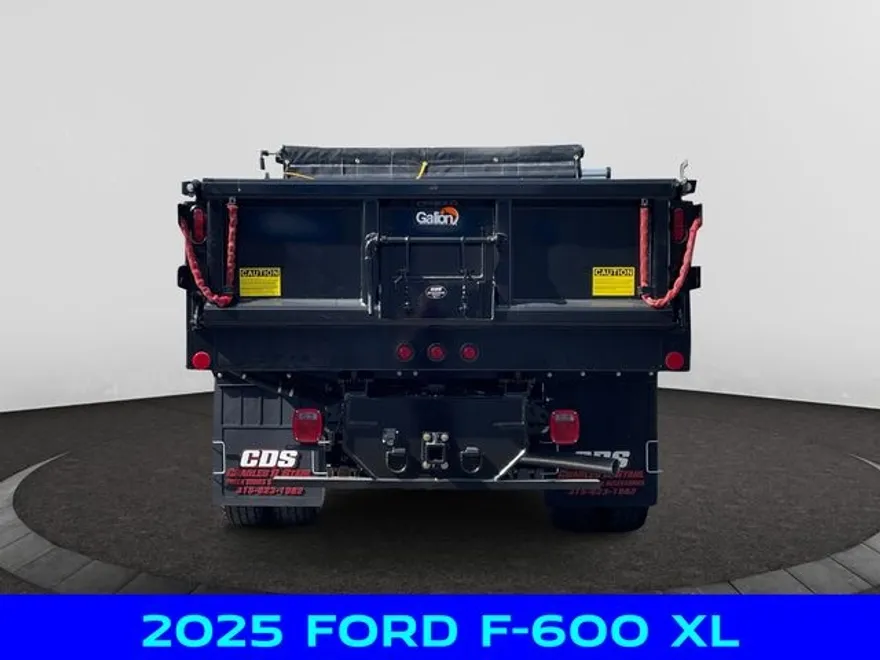 2025 Ford F-600 photo 1