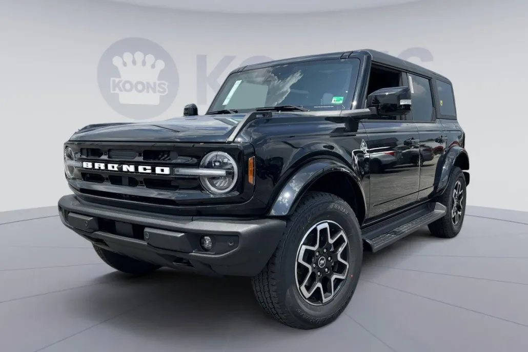 2025 Ford Bronco Outer Banks photo 1