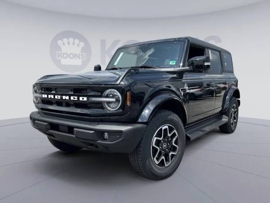 2025 Ford Bronco Outer Banks photo 1