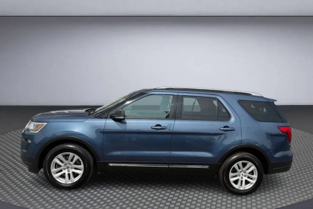 2019 Ford Explorer XLT photo 1