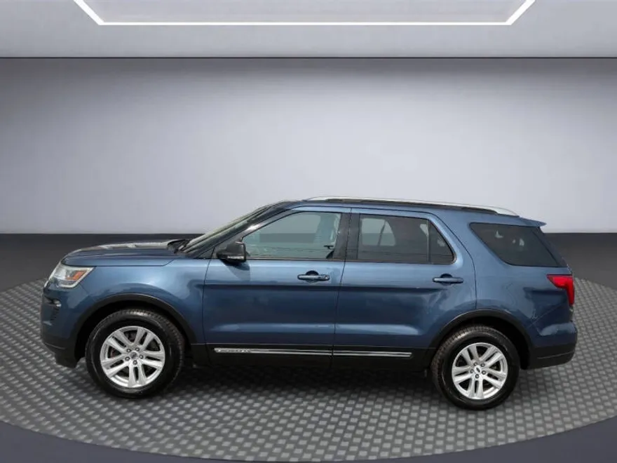 2019 Ford Explorer XLT photo 1