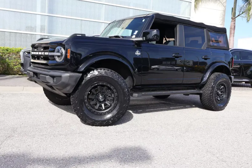 2022 Ford Bronco Base Big Bend Black Diamond Outer Banks photo 1