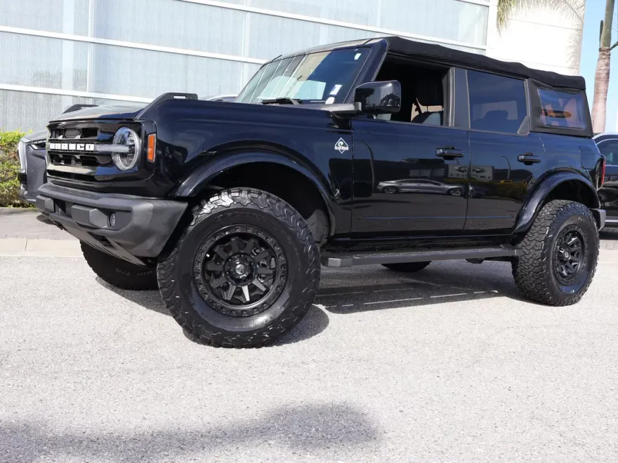 2022 Ford Bronco Base Big Bend Black Diamond Outer Banks photo 1