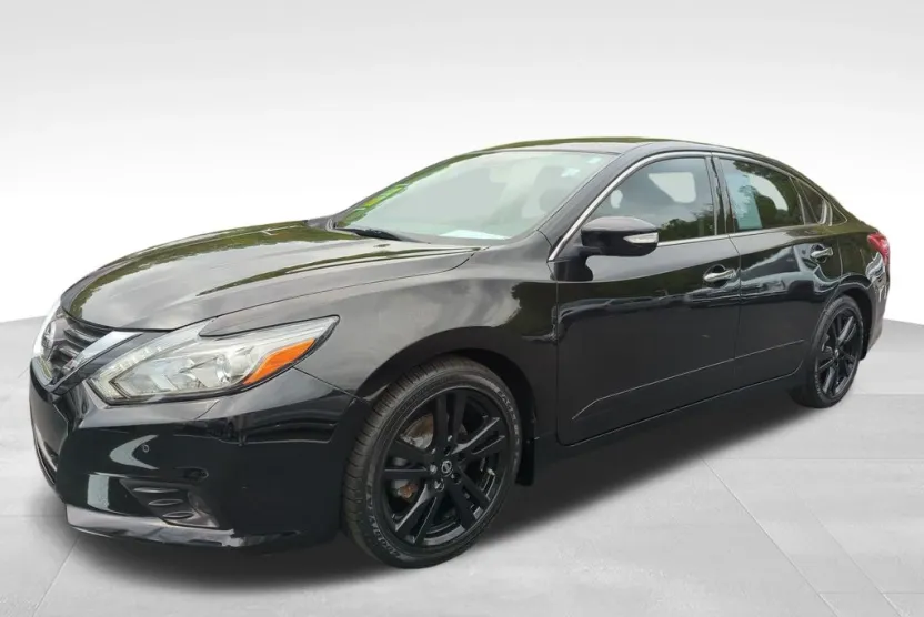 2017 Nissan Altima 3.5 SL photo 1