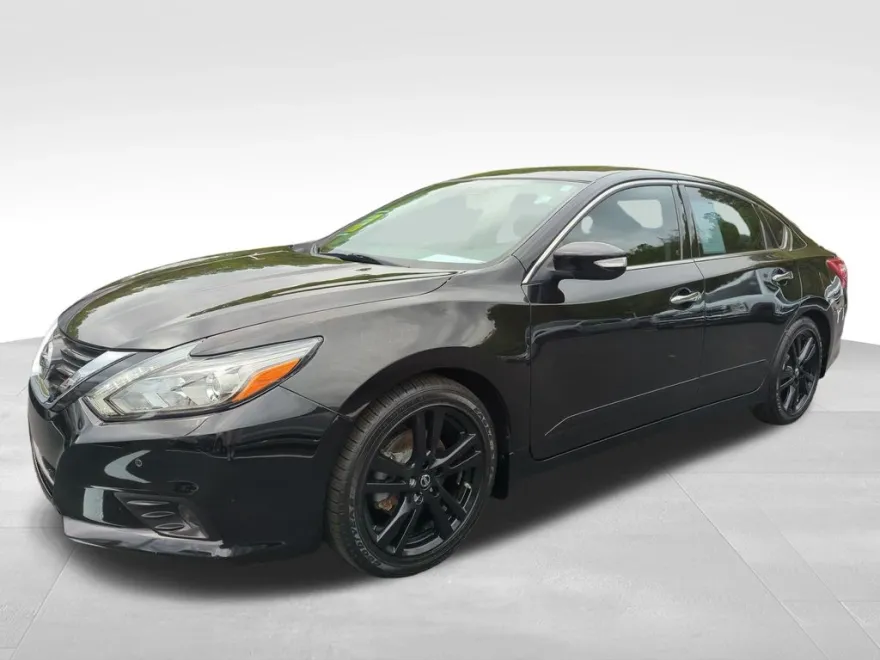 2017 Nissan Altima 3.5 SL photo 1